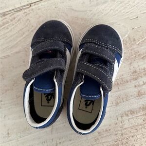 SIZE 7 Children's Navy & White Double Velcro Sneakers